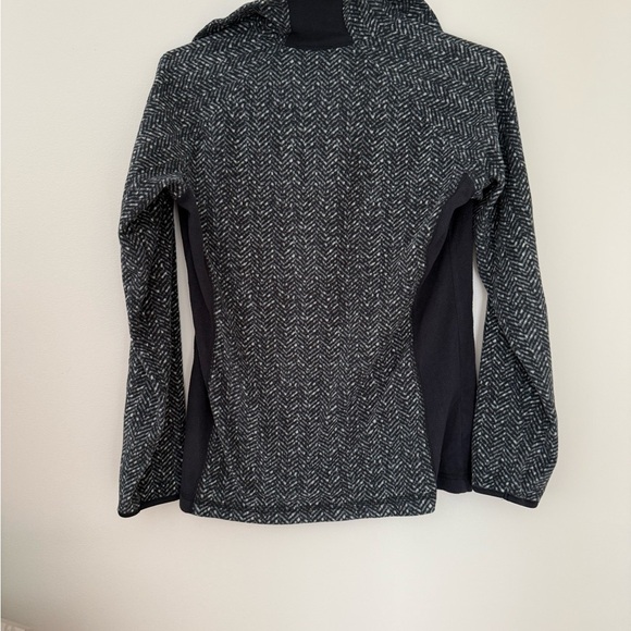 Columbia Black and Gray Turtleneck Sweater with Textured Knit - Picture 4 of 5